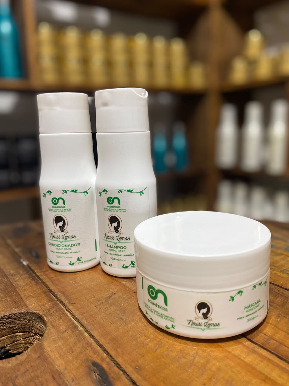 Kit On Cosméticos - linha Neusi Lemos
