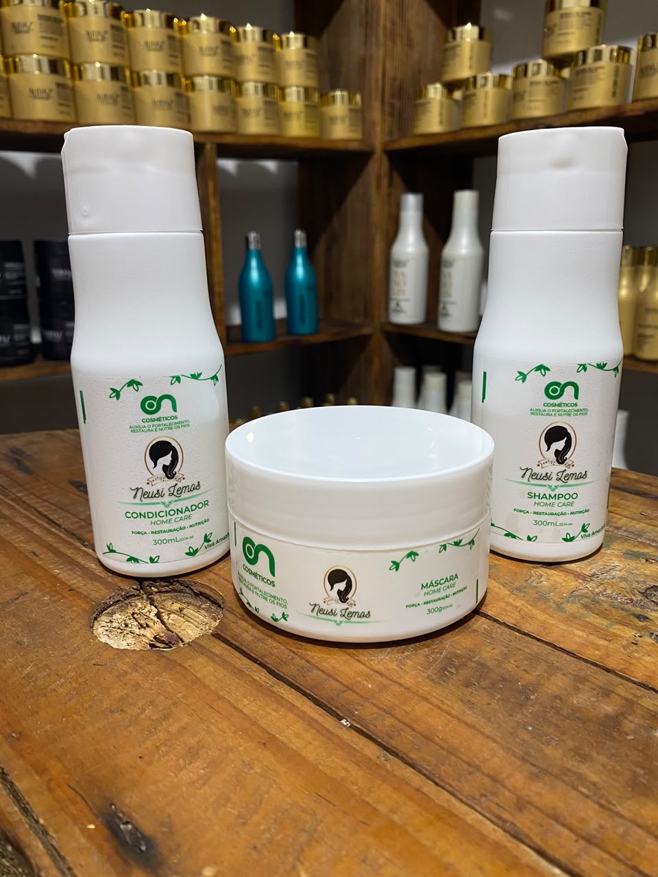 Kit On Cosméticos - linha Neusi Lemos